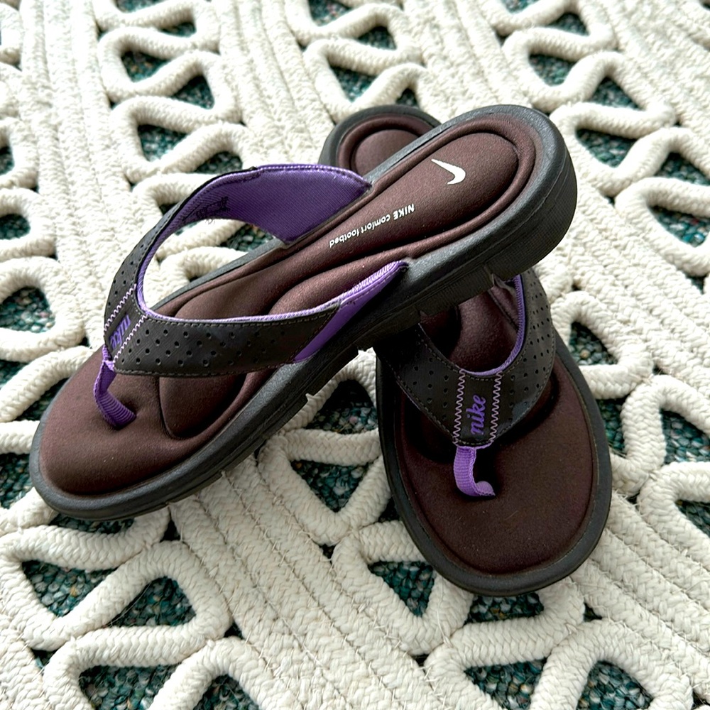Nike Comfort Footbed flip flops, black and purple